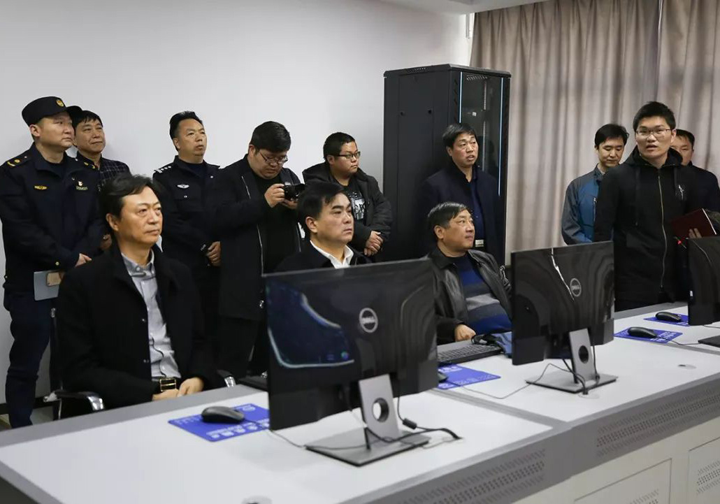 �����и����L��־�鎧�Ѳ���K���_�Ƴн��ĺ������ǻ�ͣ܇�Ŀ